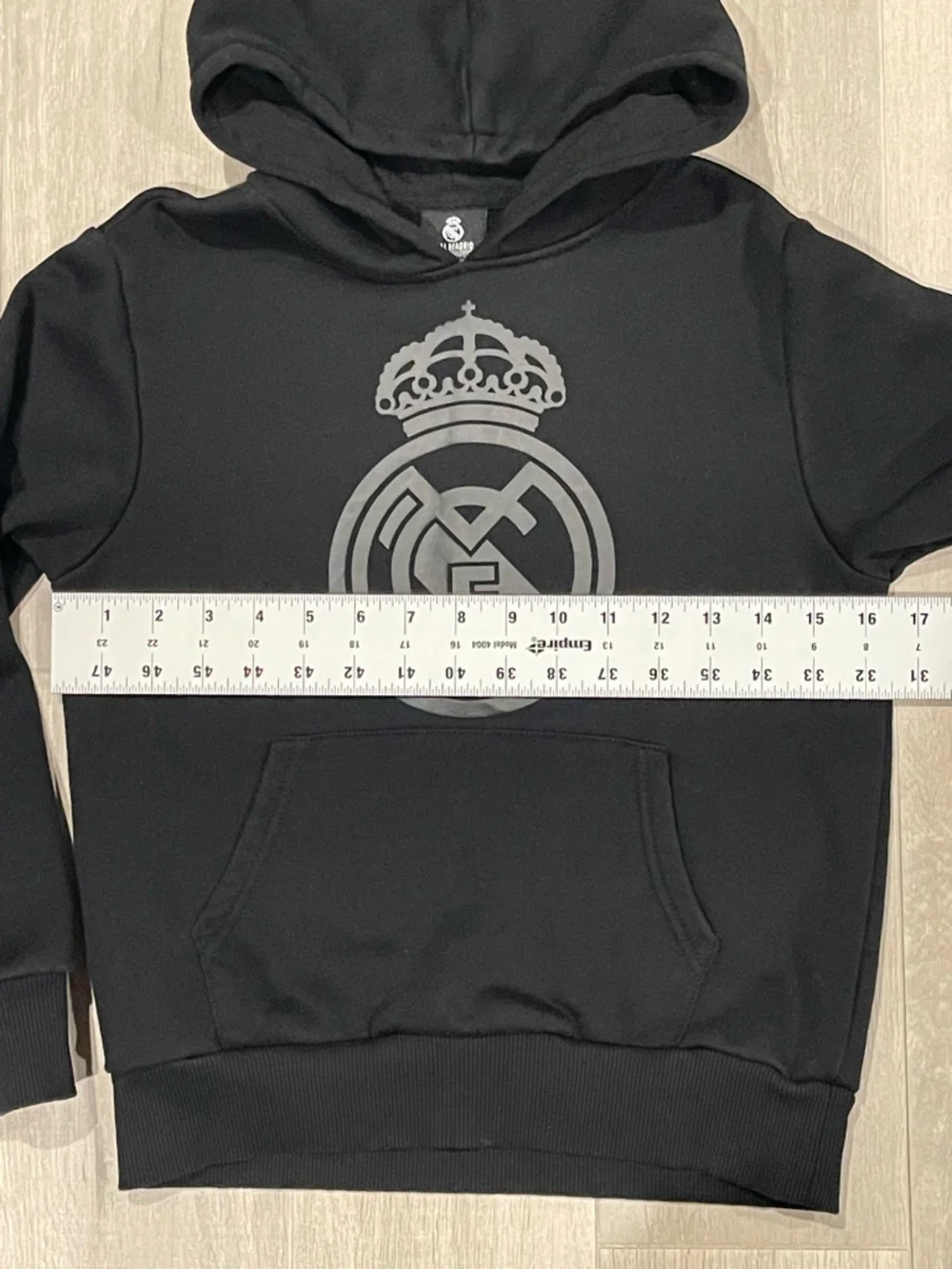 ⚽️🖤  Real Madrid Kids Black Hoodie Crest Logo Pullover Size 8–10Y Soccer